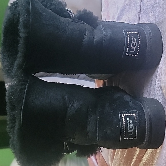 UGG Black Sheepskin Winter Boots - Picture 2 of 8